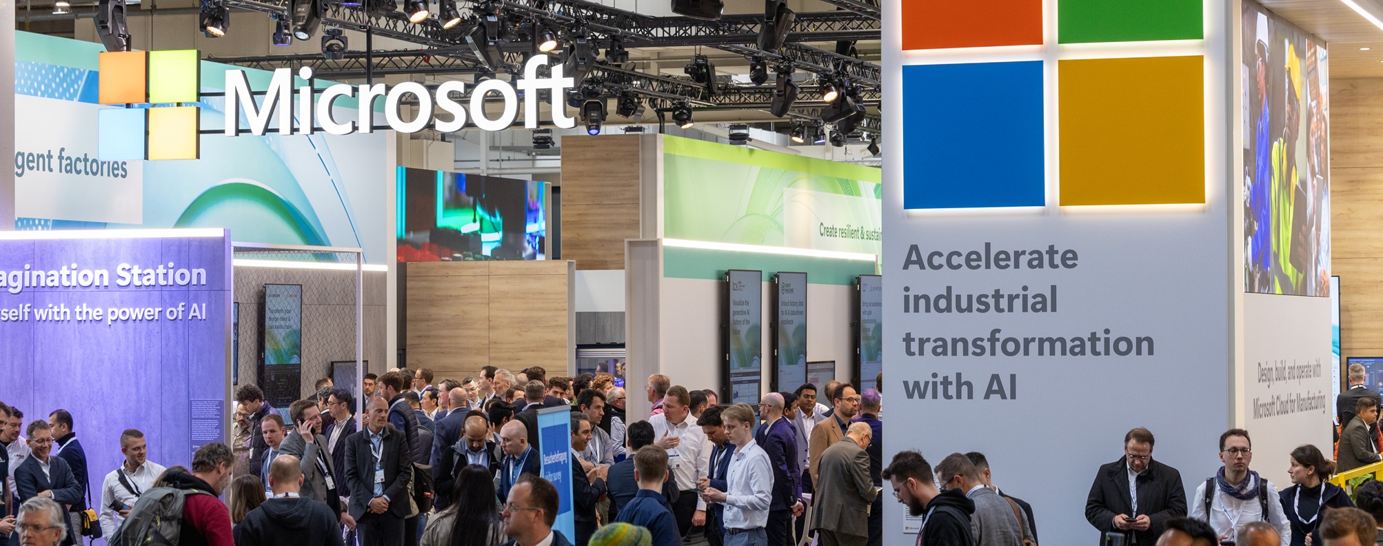Photo of a crowd at the Microsoft booth at the Hannover Messe 2024 trade fair.